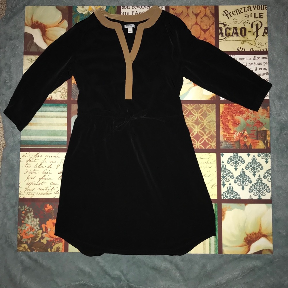 Old Navy Dress-Cinch waist Black